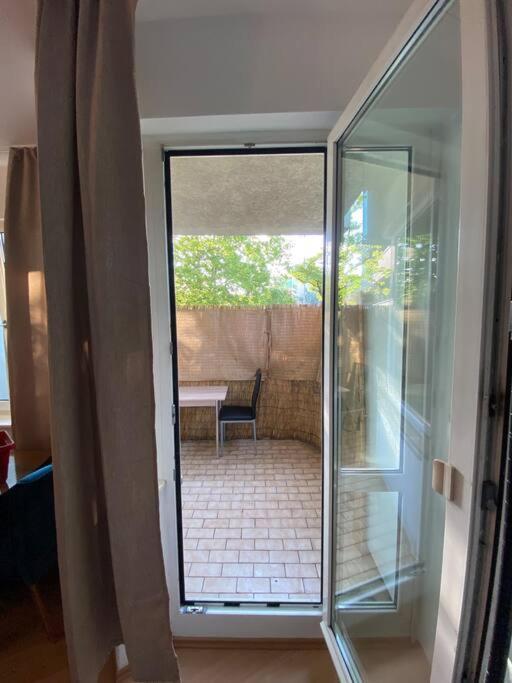 Apartment With Balcony ベルリン エクステリア 写真