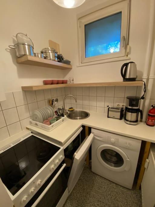 Apartment With Balcony ベルリン エクステリア 写真